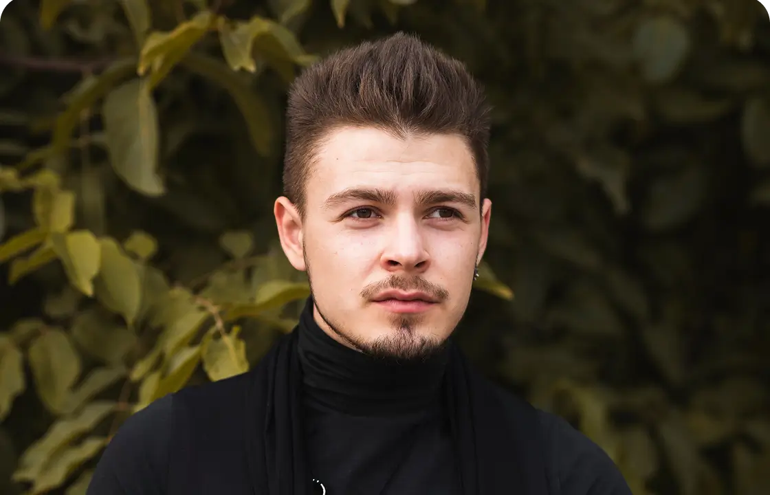 Medium-Length Men’s Hairstyles for Oval Face Shape
